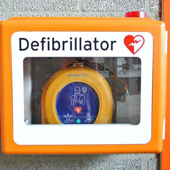 defibrillator-809448_1920-560x560